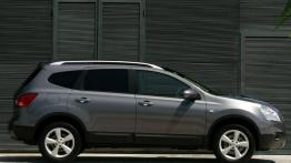 Nissan Qashqai + 2 2009 - prawy bok