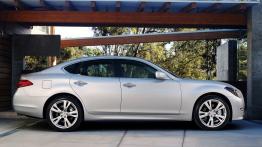 Infiniti M 2010 - prawy bok