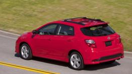 Toyota Matrix 2011 - tył - reflektory wyłączone