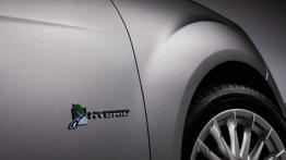Ford C-MAX - wersje hybrydowe - emblemat boczny