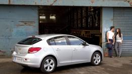 Chevrolet Cruze hatchback ECO-TEC - prawy bok