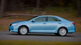 Toyota Camry Hybrid 2012 - lewy bok