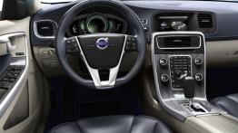 Volvo V60 Plug-In Hybrid - wersja przedprodukcyjna - kokpit