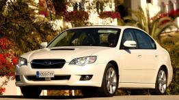 Subaru Legacy Sedan 2008 - widok z przodu