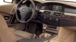 BMW Seria 5 E60 - pełny panel przedni