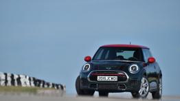 Mini John Cooper Works 2015 - widok z przodu