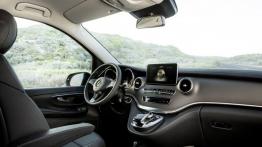 Mercedes klasy V (2014) - kokpit