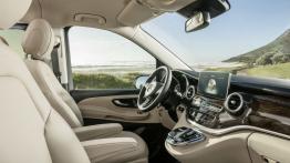Mercedes klasy V (2014) - widok ogólny wnętrza z przodu