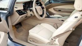 Cadillac ELR - widok ogólny wnętrza z przodu