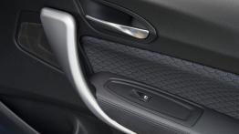 BMW M135i - drzwi pasażera od wewnątrz