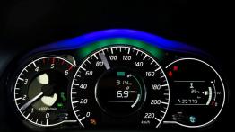 Nissan Note II 1.5 dCi (2013) - prędkościomierz