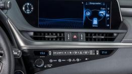 Nowy Lexus ES dotrze do Europy