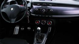 Alfa Romeo Giulietta Quadrifoglio Verde - Koniczynka na szybko