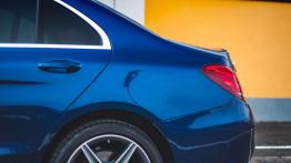 Mercedes-Benz Klasa C 300h - galeria redakcyjna - prawe tylne nadkole