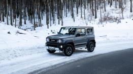 Suzuki Jimny 1.5 102 KM - galeria redakcyjna - lewy bok