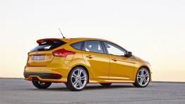 Ford Focus III ST Hatchback Facelifting 2.0 (2015) - widok z tyłu