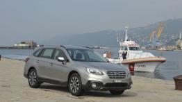 Subaru Outback 2015 2.5i - wersja europejska - widok z przodu