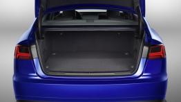 Audi A6 C7 L e-tron (2016) - bagażnik