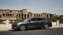 Ford Vignale Mondeo Sedan (2015) - lewy bok