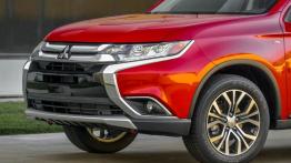 Mitsubishi Outlander III Facelifting (2016) - wersja amerykańska - przód - inne ujęcie