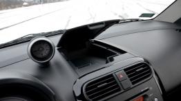 Suzuki Splash Hatchback 5d Facelifting 1.0 68KM - galeria redakcyjna - schowek przedni otwarty