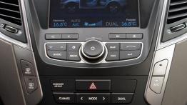 Hyundai Santa Fe III SUV 2.2 CRDi 197KM - galeria redakcyjna - konsola środkowa