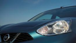 Nissan Micra K13 Facelifting (2013) - lewy przedni reflektor - wyłączony