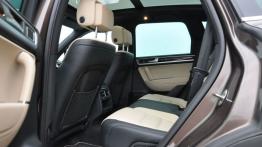 Volkswagen Touareg II SUV 4.2 V8 TDI 340KM - galeria redakcyjna - widok ogólny wnętrza