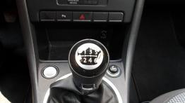 Volkswagen Beetle Hatchback 3d 1.4 TSI 160KM - galeria redakcyjna - konsola środkowa