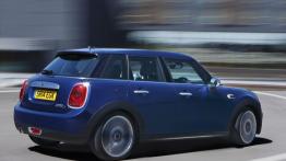 Mini Cooper D 2014 - wersja 5-drzwiowa - prawy bok