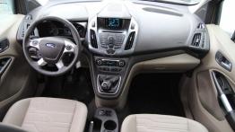 Ford Grand Tourneo Connect 1.6 TDCi - galeria redakcyjna - pełny panel przedni