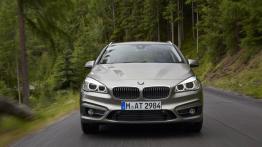 BMW 225i Active Tourer (2014) - widok z przodu