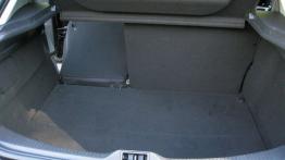 Renault Megane III Facelifting - galeria redakcyjna - tylna kanapa złożona, widok z bagażnika