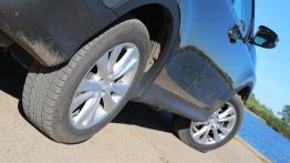 Toyota RAV4 IV 2.2 D-4D 150KM - galeria redakcyjna - prawy próg boczny