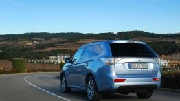 Mitsubishi Outlander III PHEV - galeria redakcyjna - widok z tyłu