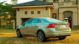 Volvo S60L (2014) - widok z tyłu