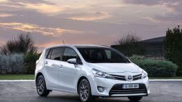 Toyota Verso Facelifting - widok z przodu
