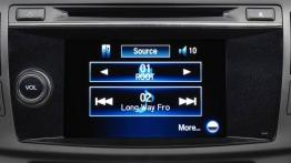 Honda Crosstour Facelifting - radio/cd/panel lcd