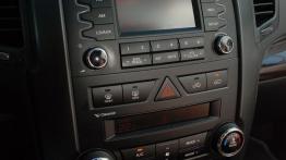 Kia Sorento II SUV 2.2 CRDi 197KM - galeria redakcyjna - konsola środkowa