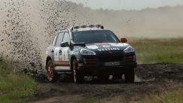 Porsche Cayenne S Transsyberia - widok z przodu