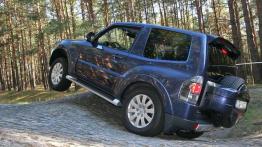 Mitsubishi Montero - lewy bok