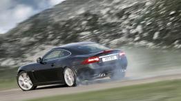 Jaguar XKR Coupe 2009 - widok z tyłu
