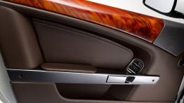 Aston Martin DB9 Volante - drzwi kierowcy od wewnątrz