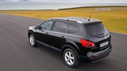 Nissan Qashqai + 2 2009 - widok z tyłu