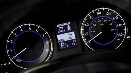 Infiniti M 2010 - deska rozdzielcza