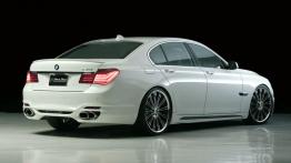 BMW Seria 7 Wald International - widok z tyłu