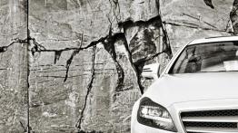 Mercedes CLS Shooting Brake - prawy przedni reflektor - włączony