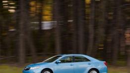 Toyota Camry Hybrid 2012 - lewy bok