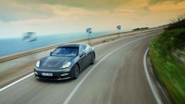 Porsche Panamera Turbo S - widok z przodu