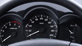 Toyota Hilux VII Single Cab Facelifting - prędkościomierz